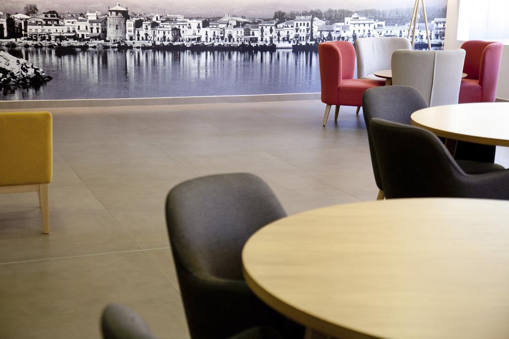 Port Eugeni Hotel Cambrils Exterior photo