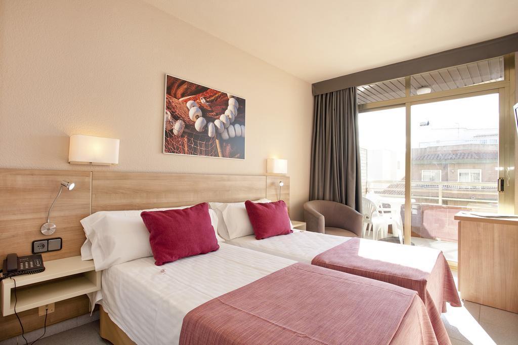 Port Eugeni Hotel Cambrils Exterior photo